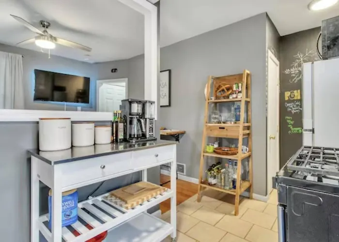 Near Arsenal Park L Street Parking Apartment *