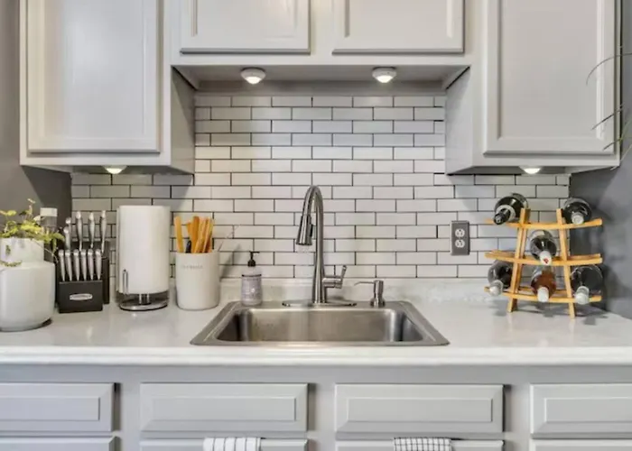 Apartment Near Arsenal Park L Street Parking *