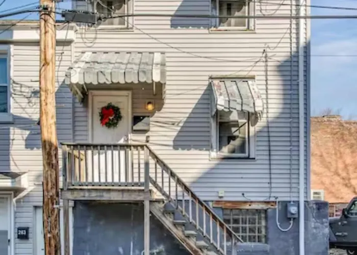 Near Arsenal Park L Street Parking Apartment *